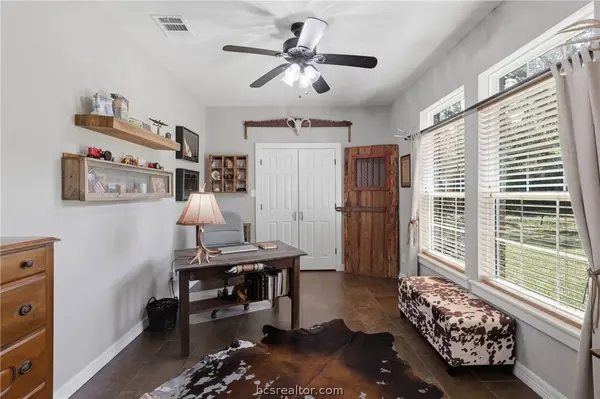 9753 River Ridge DR, Hearne, TX 77859