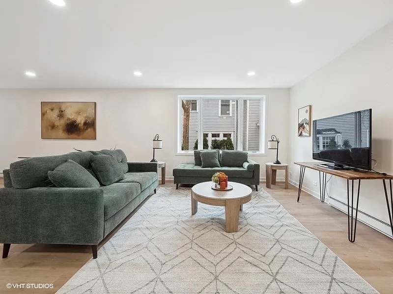 c19b0da2fc69db6d19111b1d0eef9b3f-uncropped_scaled_within_1536_1152