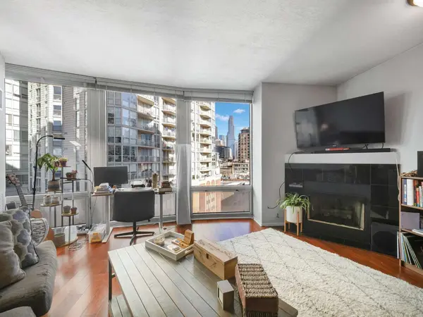 600 N Kingsbury ST #906, Chicago, IL 60654