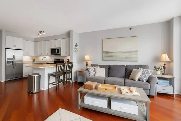 600 N Kingsbury ST #906, Chicago, IL 60654