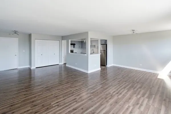 9445 Kenton AVE #406, Skokie, IL 60076