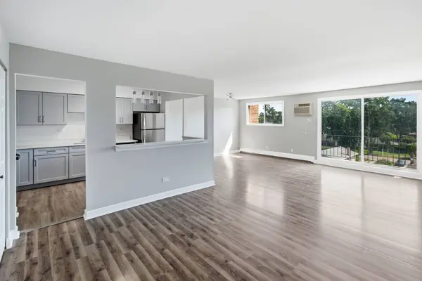 9445 Kenton AVE #406, Skokie, IL 60076