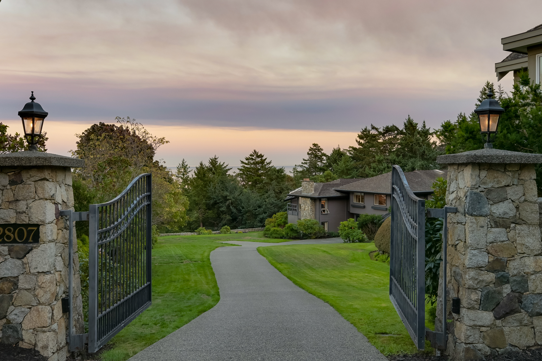2807 Arbutus Road Ten Mile Point sold by Brett Cooper