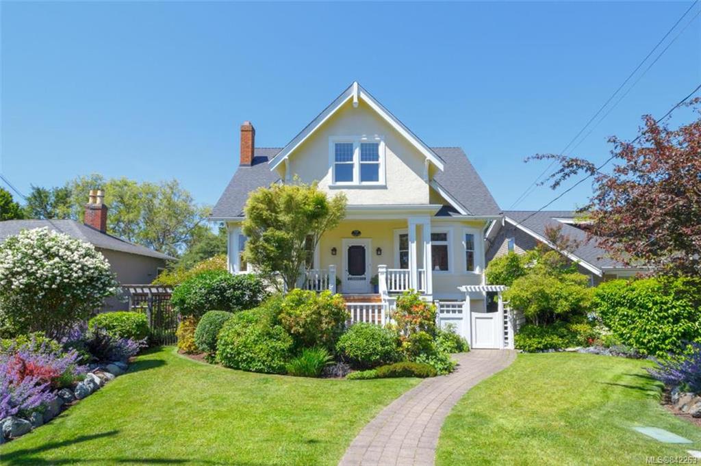 928 Island Road South Oak Bay sold by Brett Cooper