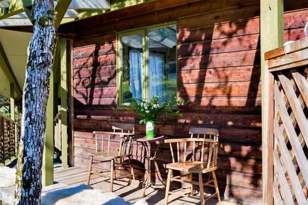 6587 West Saanich Rd, Central Saanich, BC V8M 1W8