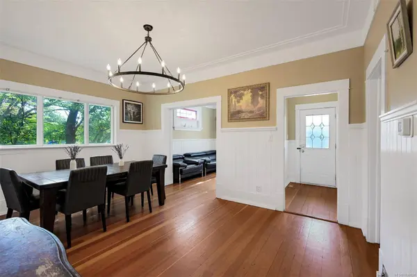 3091 Carroll St, Victoria, BC V9A 1R1