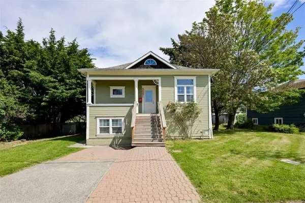 3091 Carroll St, Victoria, BC V9A 1R1