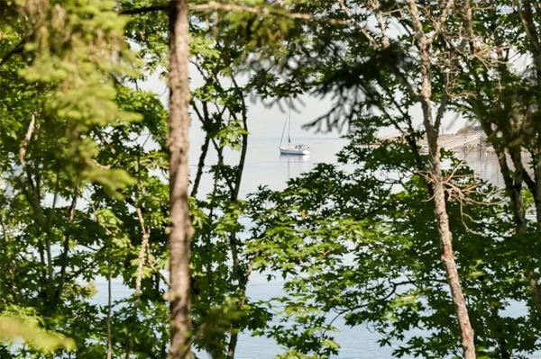 1495 Lands End Rd, North Saanich, BC V8L 5L5