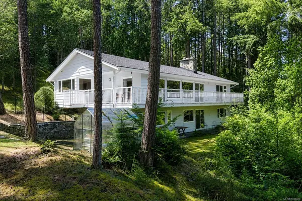 1495 Lands End Rd, North Saanich, BC V8L 5L5