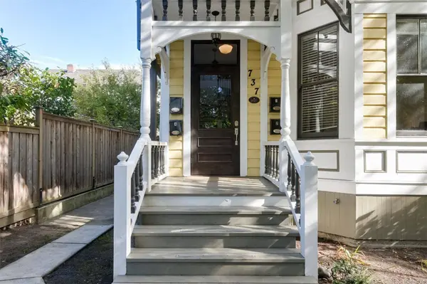 737 Vancouver St, Victoria, BC V8V 3V4