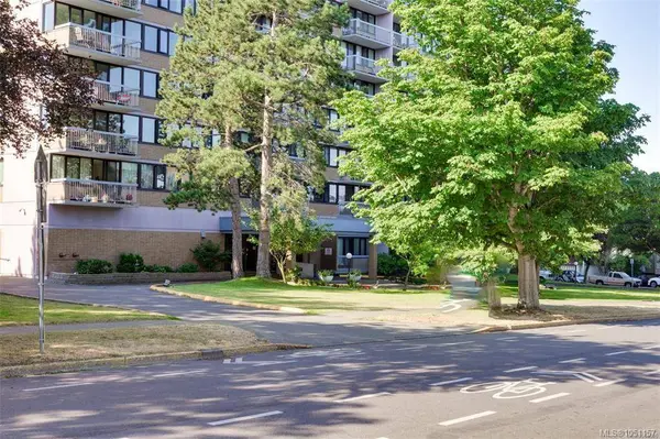 647 Michigan St ##2004, Victoria, BC V8V 2S9
