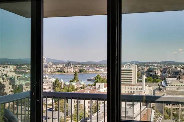 647 Michigan St ##2004, Victoria, BC V8V 2S9