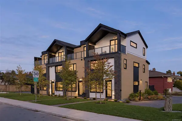2100 Allenby St ##2, Oak Bay, BC V8R 3C3