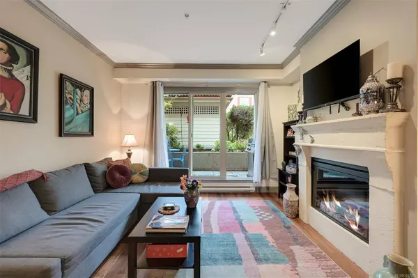 1620 McKenzie Ave ##204, Saanich, BC V8N 0A1