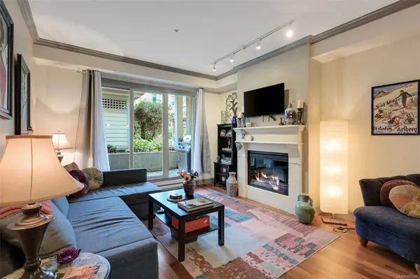 1620 McKenzie Ave ##204, Saanich, BC V8N 0A1