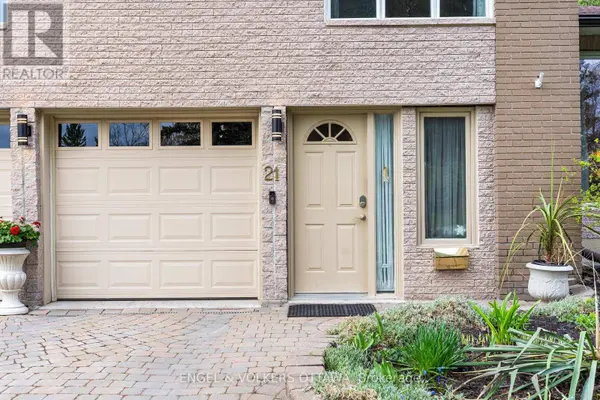 21 TIFFANY CRESCENT, Ottawa, ON K2K1W3