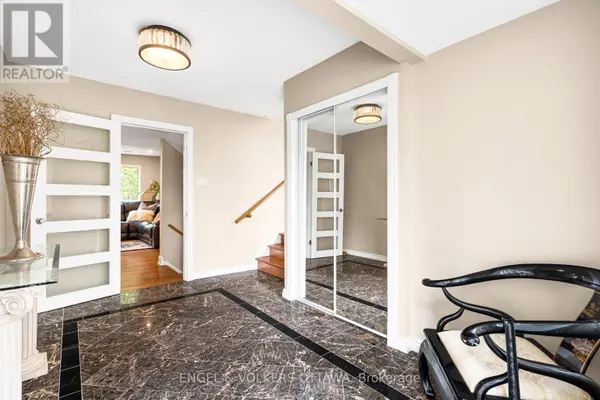21 TIFFANY CRESCENT, Ottawa, ON K2K1W3