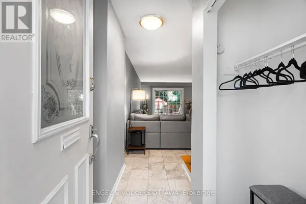 10 ESTELLE CRESCENT, Ottawa, ON K2H5X1