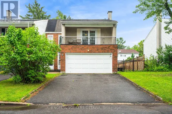 10 ESTELLE CRESCENT