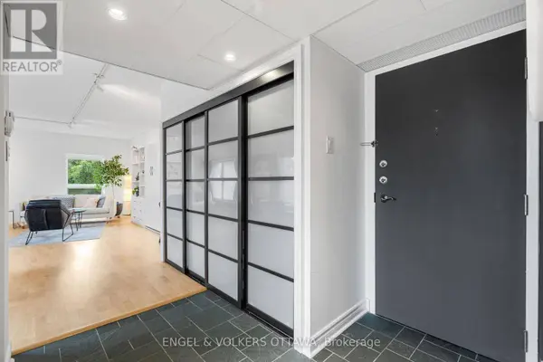 135 Springfield RD #5, Ottawa, ON K1M1C5