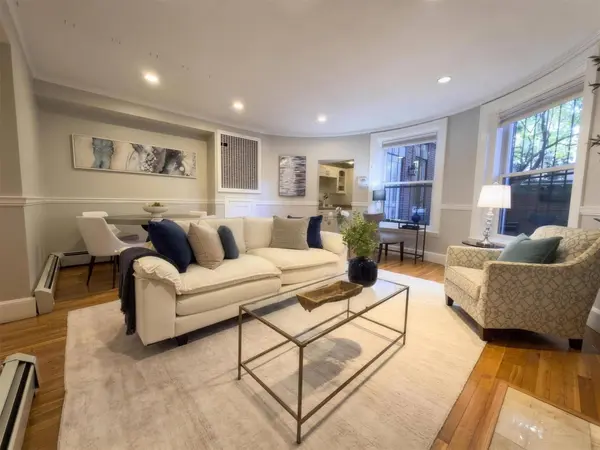 405 Commonwealth Ave #2B, Boston, MA 02215