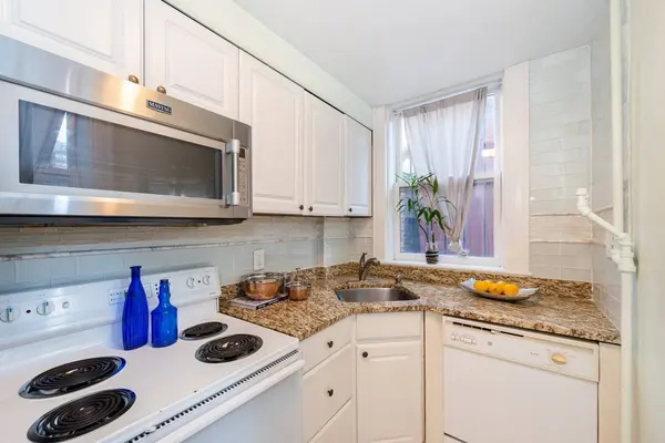 405 Commonwealth Ave #2B, Boston, MA 02215