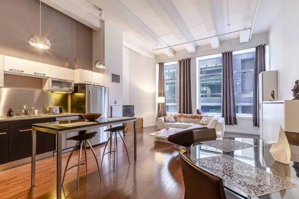 88 Kingston St #2D, Boston, MA 02111