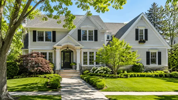 Why Some Homes Sell in Days on the Chicago North Shore and North Suburbs (And Others Sit for Months)