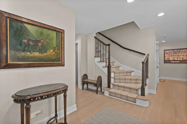 20 Colony LN, Deerfield, IL 60015