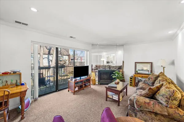 429 Elm ST #5J, Deerfield, IL 60015