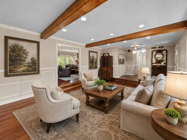 1447 Carol LN, Deerfield, IL 60015