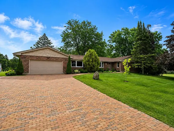 1447 Carol LN, Deerfield, IL 60015