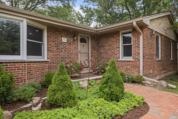 1447 Carol LN, Deerfield, IL 60015