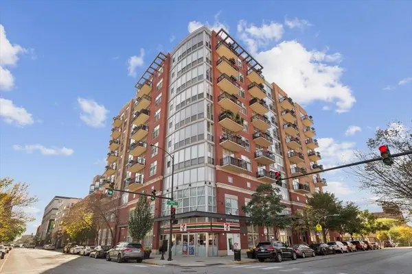 1201 W Adams ST #904