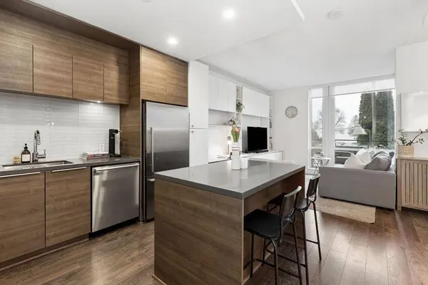 1550 Fern ST, North Vancouver, BC V7J 0A9