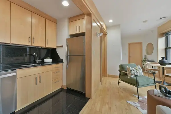 42-44 Beach St #8D, Boston, MA 02111