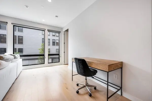 340 W 2nd St #3, Boston, MA 02127