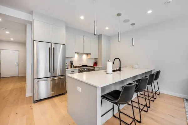 340 W 2nd St #3, Boston, MA 02127