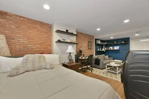 164 F St #4, Boston, MA 02127