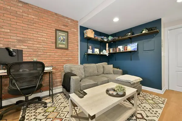 164 F St #4, Boston, MA 02127