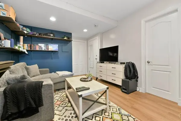164 F St #4, Boston, MA 02127