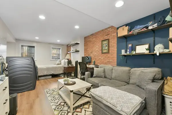 164 F St #4, Boston, MA 02127