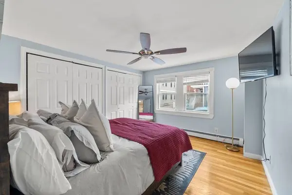 528 E 3rd St #A, Boston, MA 02127