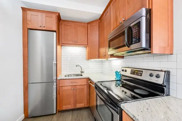 8 Battery St #14, Boston, MA 02109