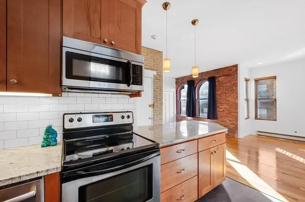 8 Battery St #14, Boston, MA 02109