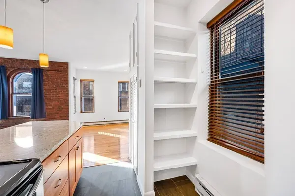 8 Battery St #14, Boston, MA 02109