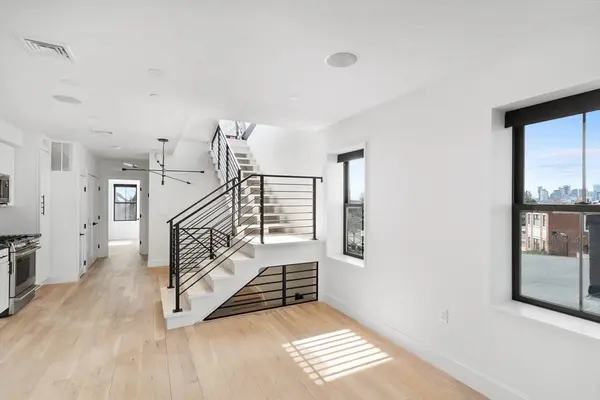 631 Saratoga St #4, Boston, MA 02128