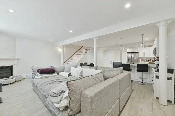 467 E 8th #1A, Boston, MA 02127