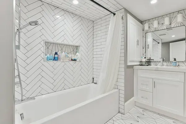 467 E 8th #1A, Boston, MA 02127