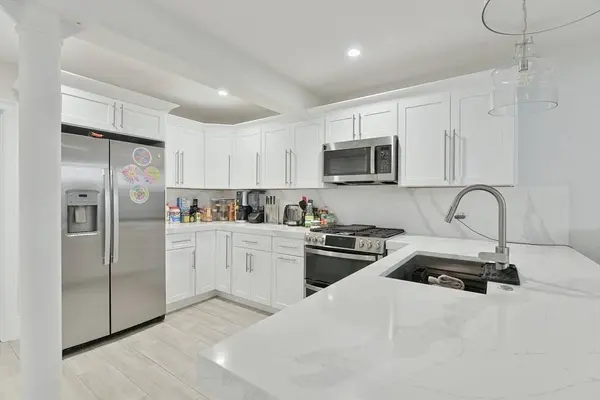 467 E 8th #1A, Boston, MA 02127